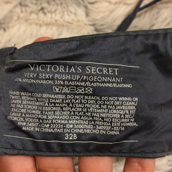 Bra - Picture 3 of 3